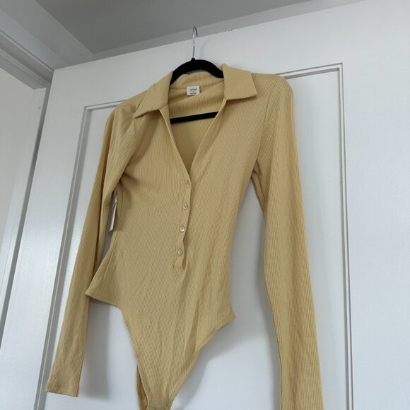 NWT Wilfred Charlotte Rib Knit Bodysuit In Wheat Sz Small Stretch Long Sleeve - Picture 1 of 8